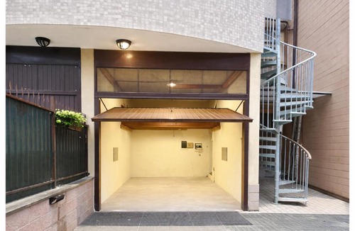 Dergano Apartment | Bed & Garage Apartment in Villa