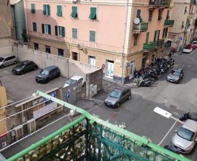 Sestri Ponente Apartment | Benny! Appartamento ad uso ESCLUSIVO con balcone!
