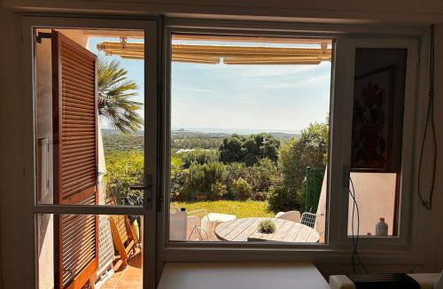 Is Molas Apartment | Bilocale Is Molas Design, Giardino e Relax