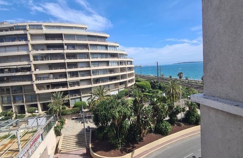 Cannes La Bocca Apartment | BOCCA CABANA - STUDIO CANNES LA BOCCA 5 minutes' walk from the station and bus stop