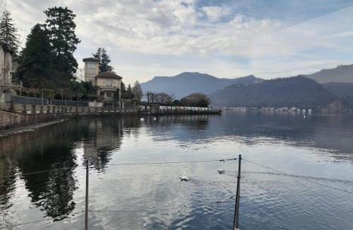 Porto Ceresio Boat Rental | Botel Diffuso dei Laghi