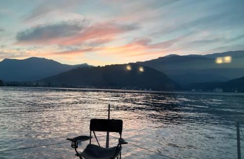 Porto Ceresio Boat Rental | Botel Diffuso dei Laghi