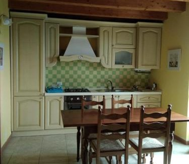 Cornalba Apartment | Botton D' Oro
