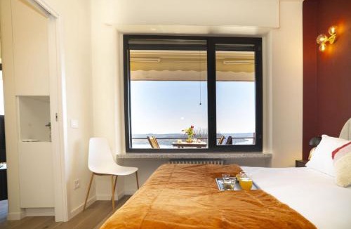 Lesa Apartment | Brezza Azzurra Blue Collection - Vista lago e piscina