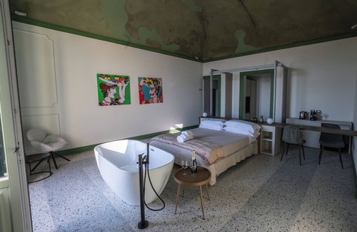 Acireale Bed & Breakfast | Bright and Elegant Sea-View Room with a Timeless Charm