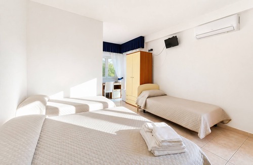 Monte Sant'Angelo Bed & Breakfast | Bright B&B with Balcony - 349 - Santangelo - Pool
