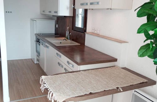 Greoux-les-Bains Apartment | Bright, modern apartment 10 minutes from the spa