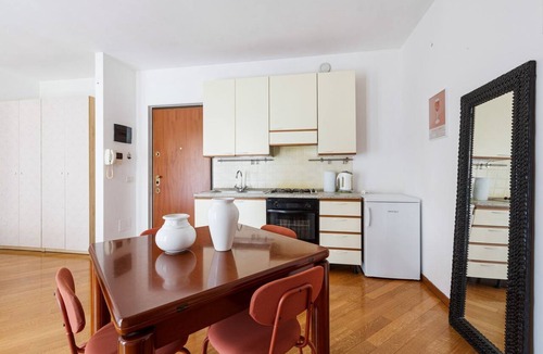 Villapizzone Apartment | Bright studio apartment with balcony and garage included