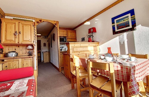 Les Menuires Apartment | Bright studio in center with balcony