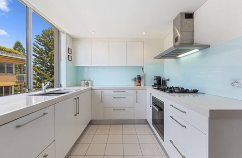 North Bondi House | Brighton Penthouse + 3 Bdrms + AC+ Parking + Beachview