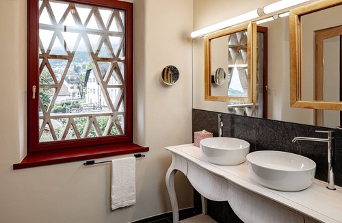 Caldaro Sulla Strada del Vino Hotel | Castel Sallegg Suites Adults only