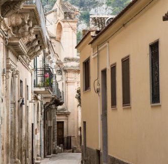 Modica Apartment | Caleidoscopio Bianco