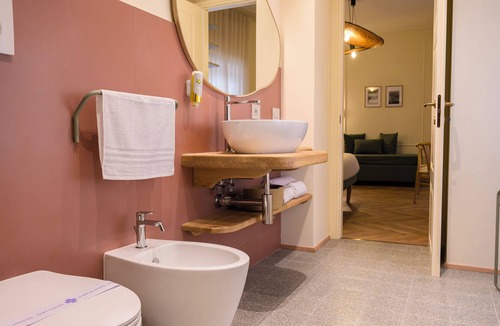 Foligno Bed & Breakfast | Camera Luxury in Centro a Foligno, a 5 Minuti da Caserma e Stazione