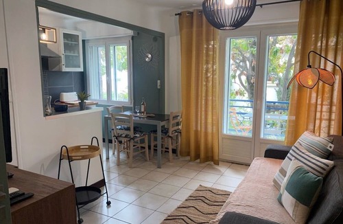 La Croix des Gardes Apartment | Cannes Beach. Appart UP Seaview 36 m2. Top Design. Pr. Center. Pool, Private,