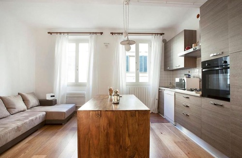 San Frediano Apartment | Carmine Suite