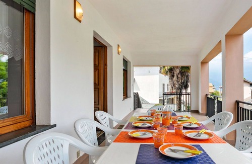 Vignola House | Casa Ambrogio, 3Br with Parking By Halldis