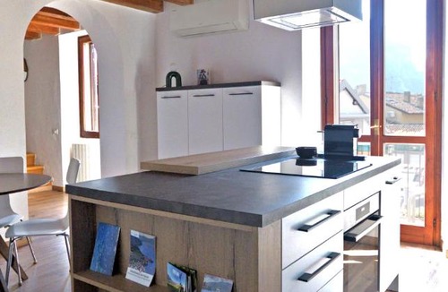 Lecco Apartment | Casa Il Nido Bright Rooftop Nest