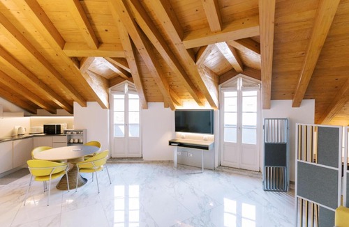 Como City Centre Apartment | CASA KING