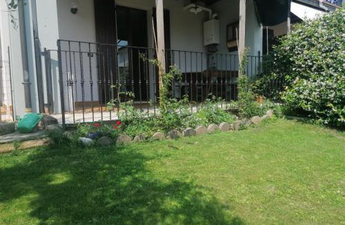 Castellaro Lagusello House | Casa Laghetto