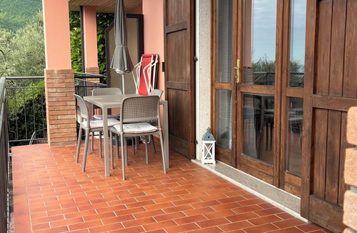 Oldesio Apartment | Casa Maffei PLUS apartment 2, 1st floor, balcony, wonderful lake view, parking