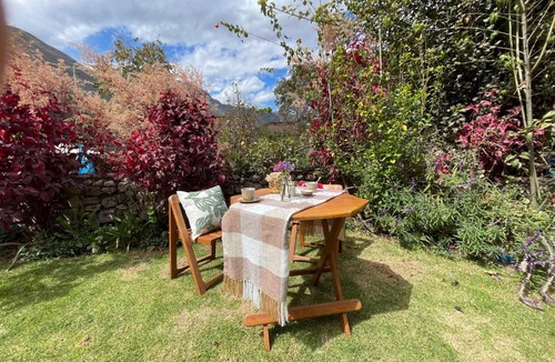 Urubamba House | Casa Paqocha Urubamba - Hotel & Garden - Shared Kitchen & Hot Water - Long Stays