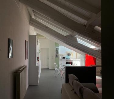Old Town Apartment | Casa sul glicine