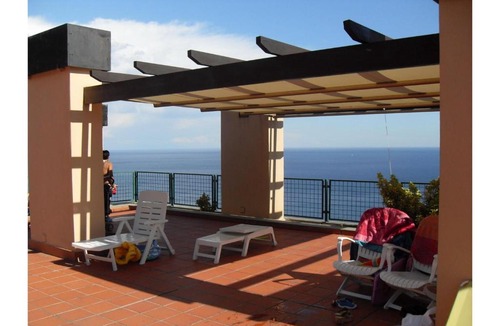 Varazze Apartment | Casa Viola with shared pool sea view - Happy Rentals
