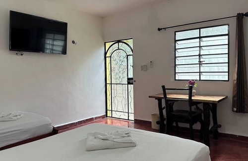 Piste Hostel | Casa zued