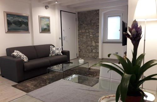 Peschiera Maraglio House | Casadina