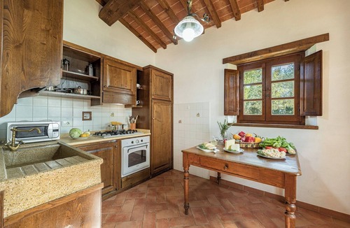 Ferretto Villa | Casale Cinque Valli 8, Emma Villas