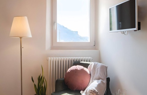 Follina Apartment | 'Castanea Sativa' Room with Mountain View, Shared Garden, and Wi-Fi