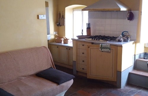 Caste House | Castè is a tiny medieval village behind the 5TERRE