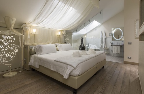 Tricolore Hotel | Château Monfort