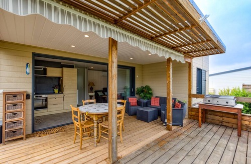 Pomerols House | Chalet with Shared Indoor Pool, Terrace and Air Conditioning - Pomérols