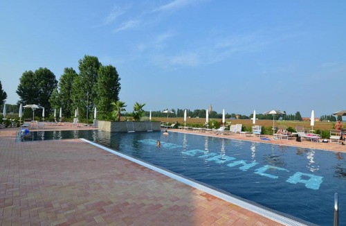 Vaccolino Apartment | Characteristic apartment in Codigoro with pool