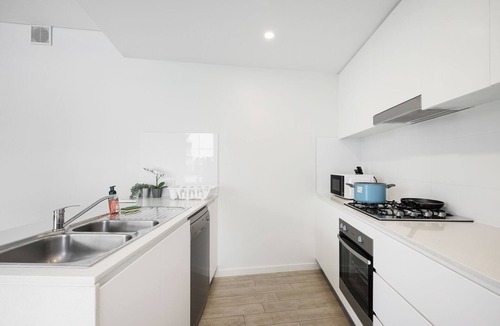 Warwick Farm Apartment | Charming 1-bedroom apartment with AC, WiFi in Warwick Farm at Liverpool