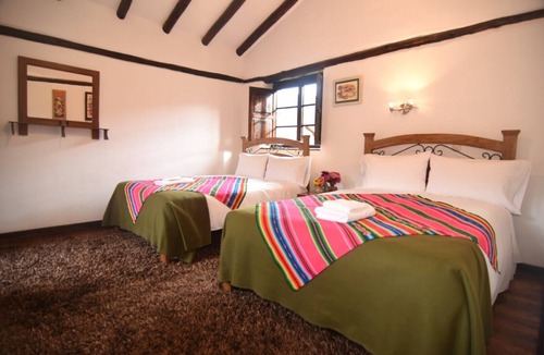 Urubamba Hotel | Charming Classic Room – Ideal for Couples with One Child