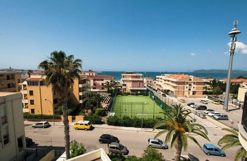 La Pietraia Apartment | Charming Rina Sea Studio Apartment-Central Air-Con & WiFi sleeps 2 persons