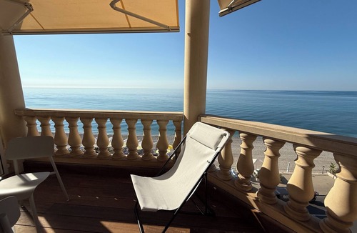 Menton Apartment | Charming three-room beachfront apartment with sea view terrace