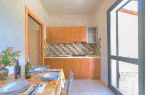 Marsala Apartment | Chic Lilybee 1bedroom apartment-GardenView sleep 4