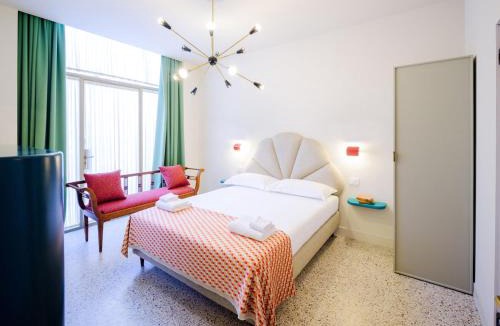 Santa Maria Novella Apartment | Chicco - Modern Two-Bedroom in a Green Courtyard