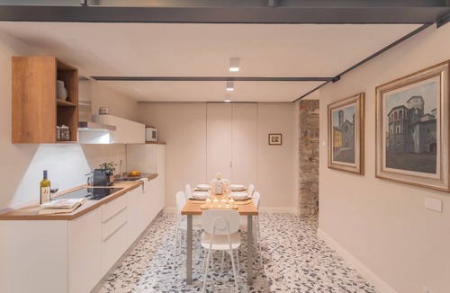 Como City Centre Apartment | Cinque Giornate 70 Suites by Rent all Como