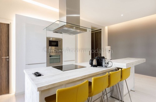 Cannes City Centre Apartment | Clic 20-2121-Beautiful apartment on rue d'Antibes
