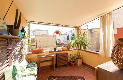Vittorio Emanuele Apartment | COLORED HOUSE UNTIL 7 PEOPLE ABOVE SqPLEBISCITO
