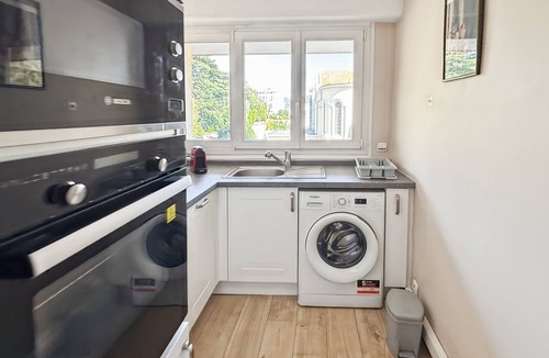 Riou - Petit Juas - Av de Grasse Apartment | Comfortable and fully equiped two bedroom apartment
