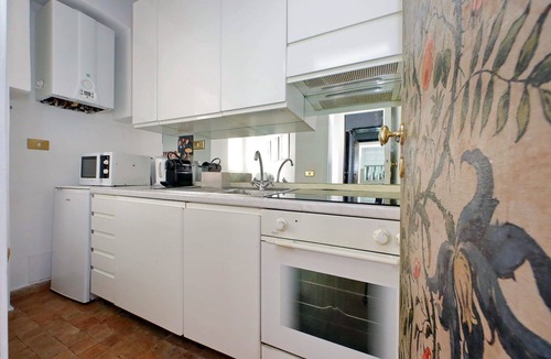 Monti Apartment | Comfortable Studio a Few Steps from the Colosseum/Metro A