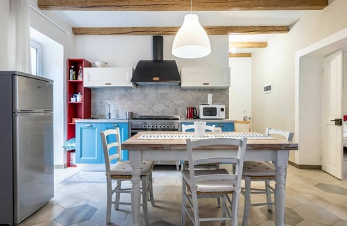 Omegna Apartment | Cosy apartment for 4 guests with WIFI, TV, terrace and pets allowed