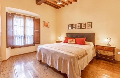 Mologno Apartment | Cozy Pieracchi Apartment - A Slice of History