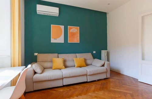 Ponte Seveso Apartment | Della Corte House - Elegant Apart. Central Station