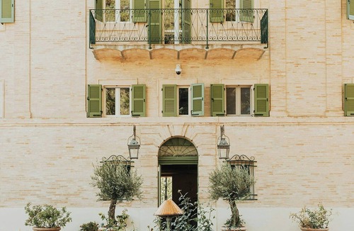 Montecassiano House | Design villa with private park in Le Marche